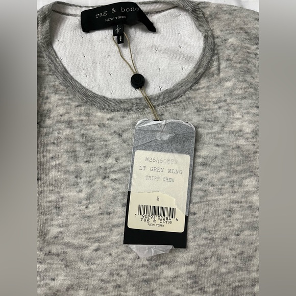 NWT classic-fit, long-sleeve crew neck, double-layer cotton wool blend fabric. - Picture 4 of 8